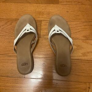Ugg flip flops, white, size 7